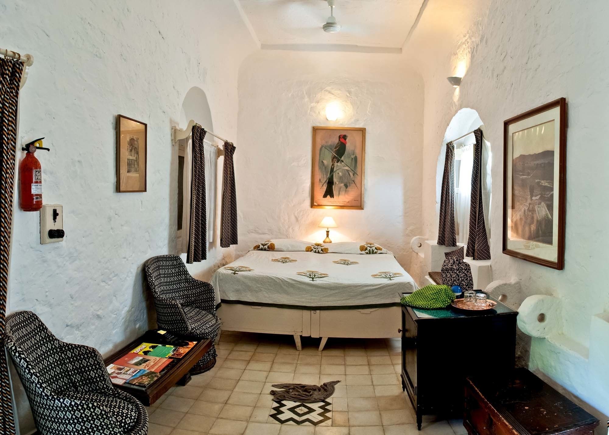 heritage smart | minibar, desk, free wifi, bed sheets