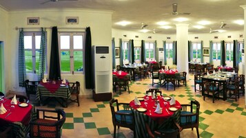 Desayuno bufé gratuito y diario