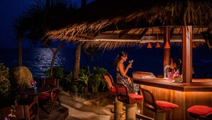 Bar (on property) - Anavana Beach Resort (Koh Samui)