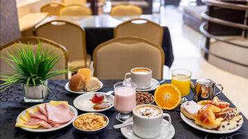 Free daily buffet breakfast
