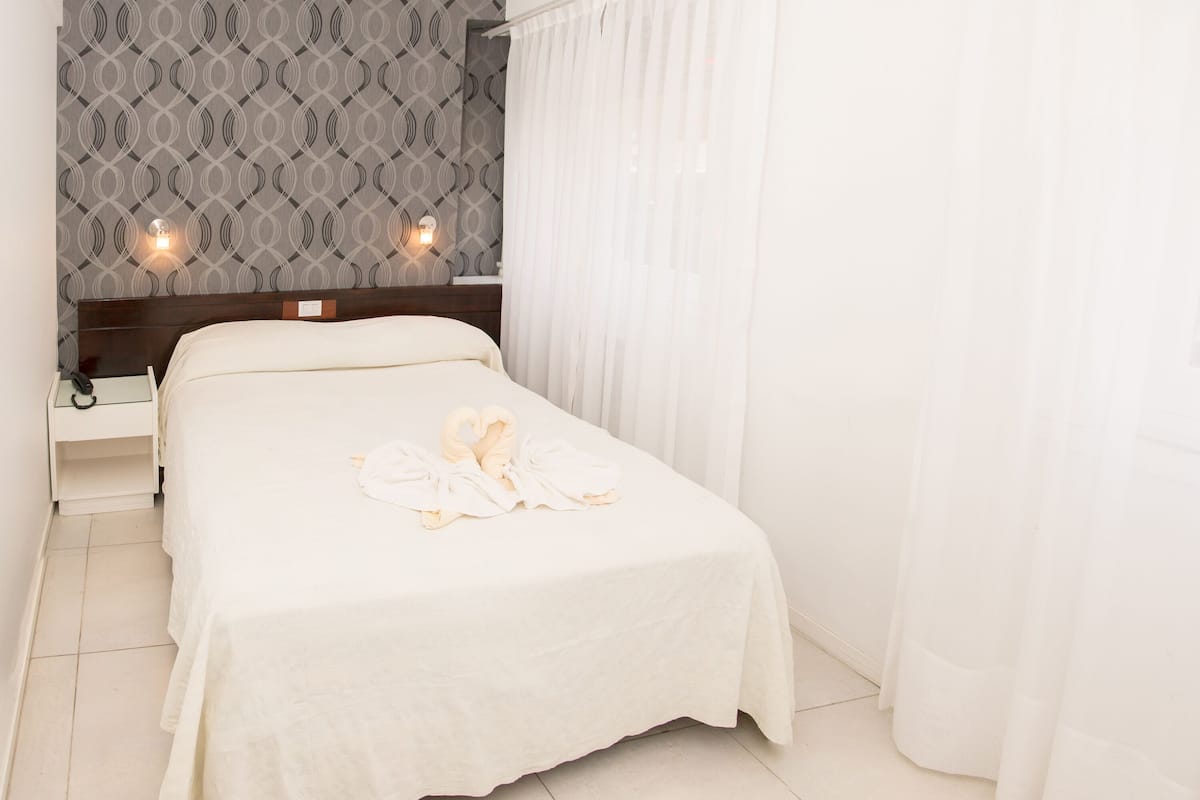 twin room | premium bedding, in-room safe, individually decorated