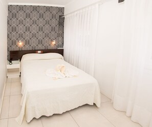 Twin Room | Premium bedding, in-room safe, individually decorated - Estocolmo Hotel (Mar del Plata)