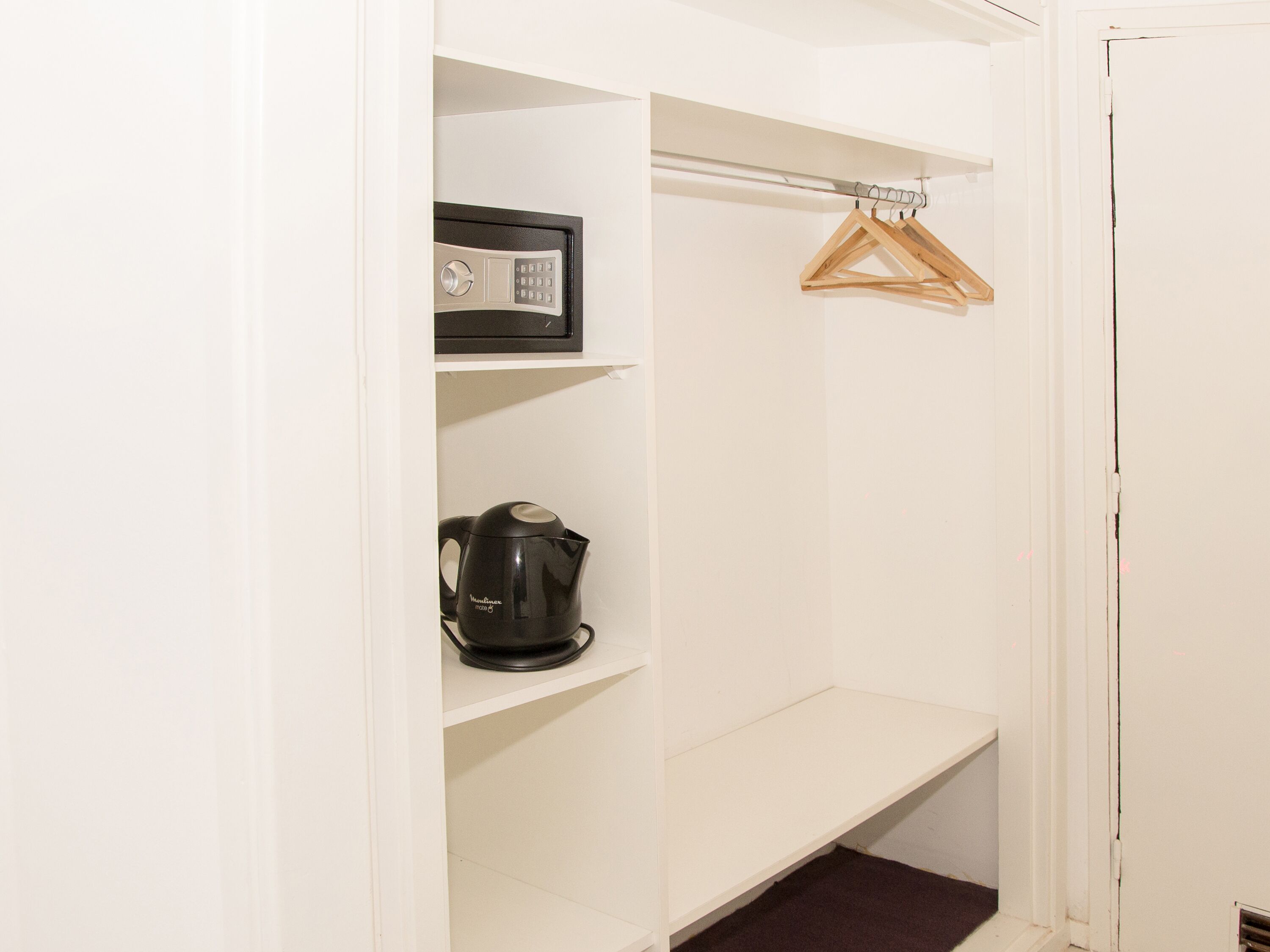 premium bedding, in-room safe, individually decorated