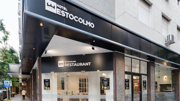 A modern hotel with a restaurant named 'Hotel Estocolmo Restaurant'. - Estocolmo Hotel (Mar del Plata)