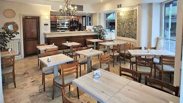 بار (في المنشاة)