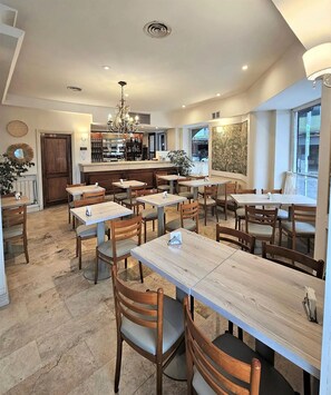 Bar (on property) - Hotel Guerrero (Mar del Plata)