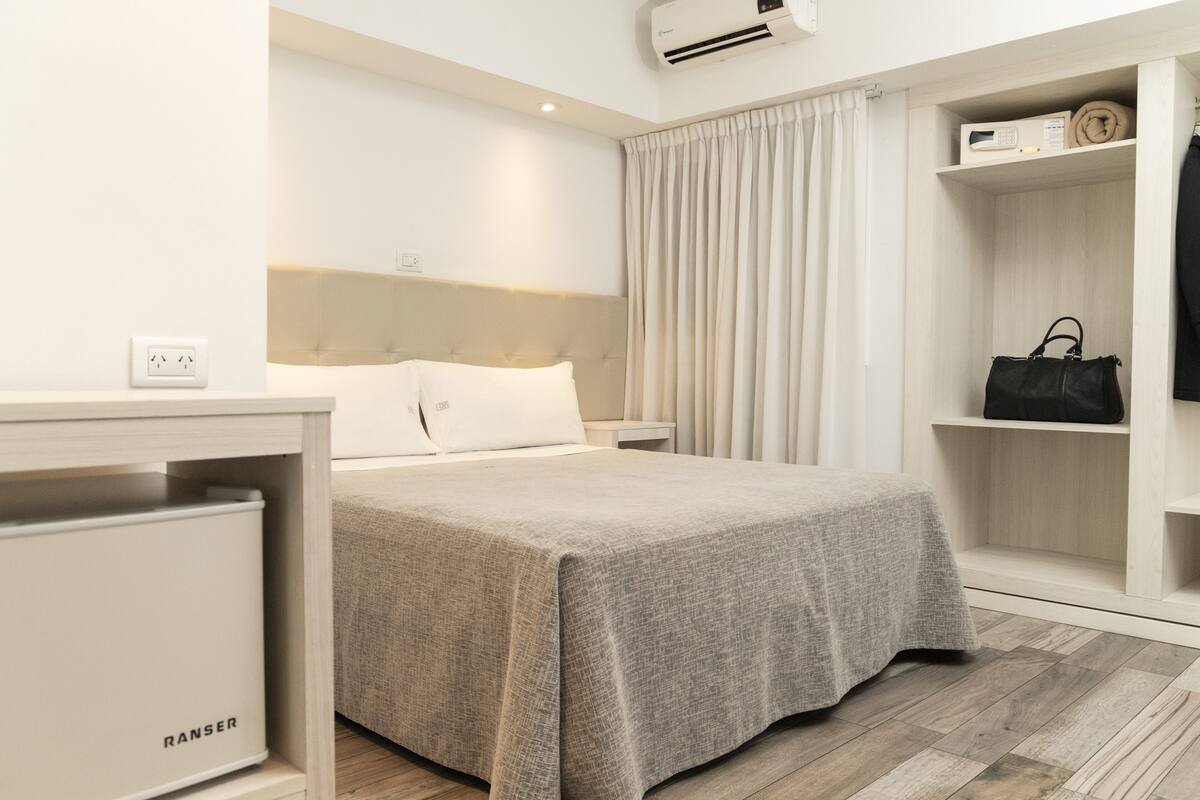 in-room safe, desk, free wifi, bed sheets