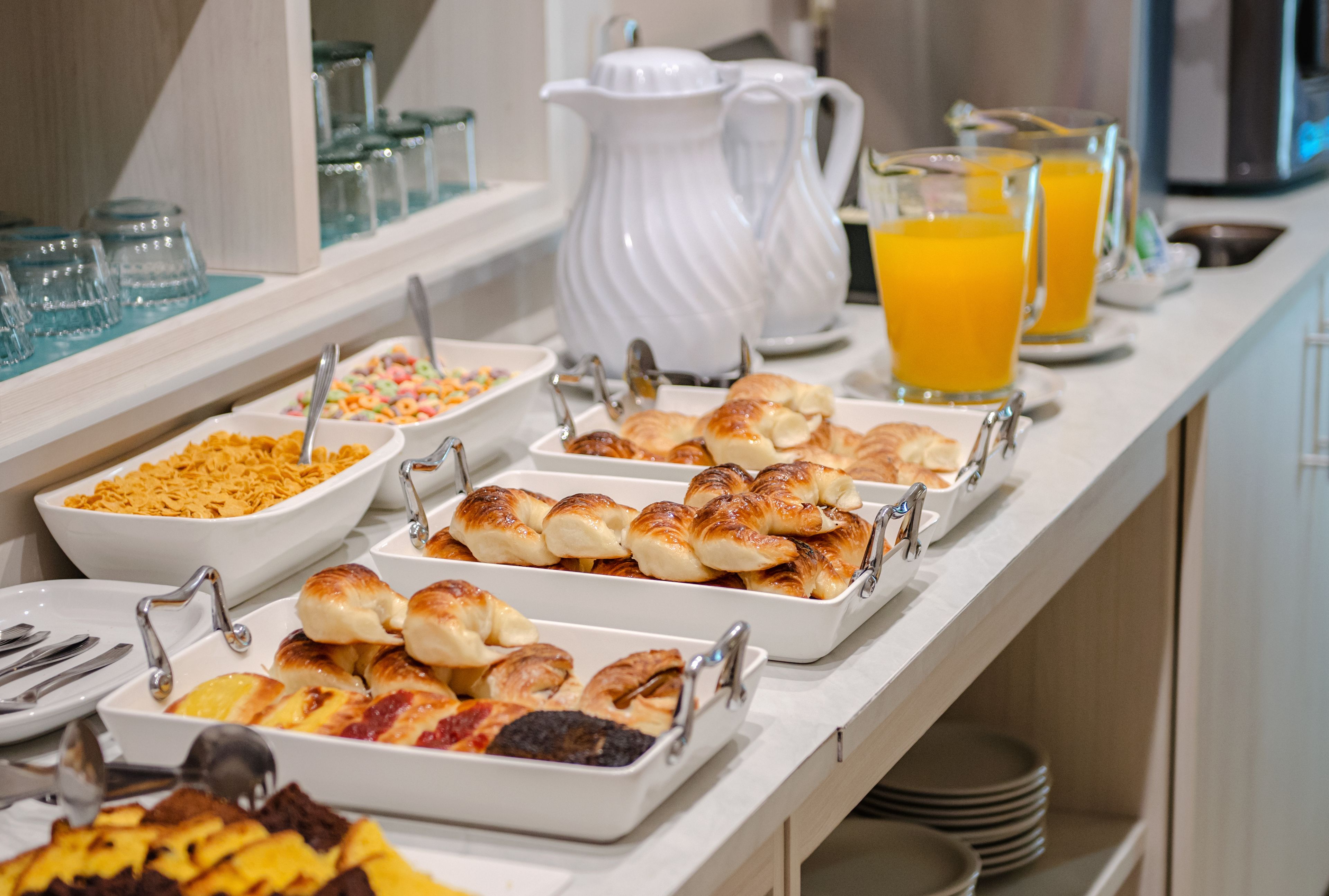 free daily on-the-go breakfast