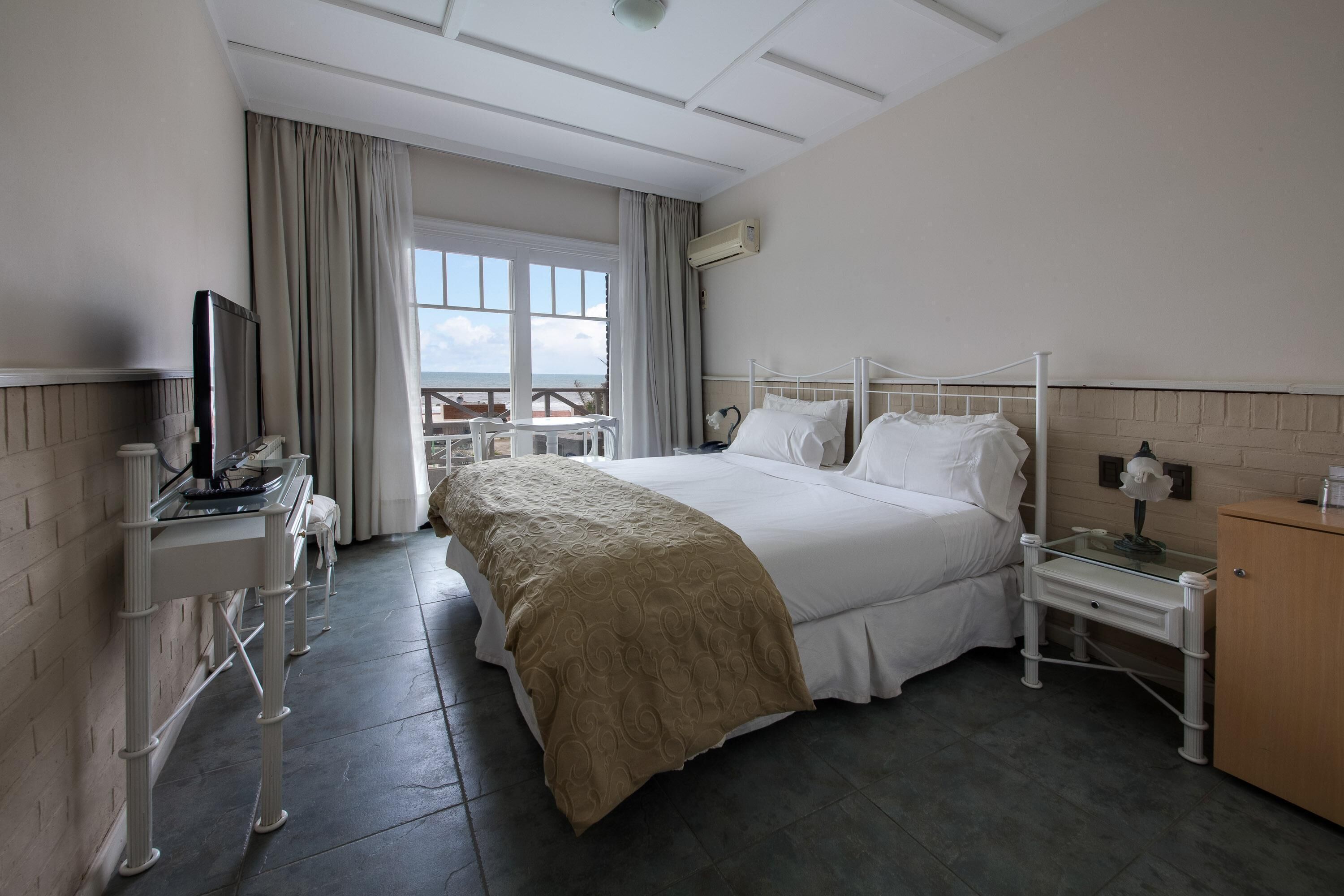 Premium bedding, minibar, in-room safe, blackout curtains