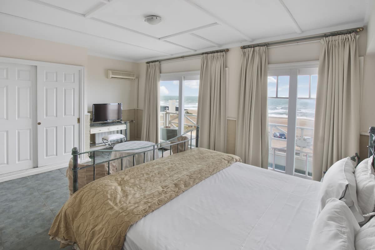 SÀngtillbehör av högsta kvalitet och minibar