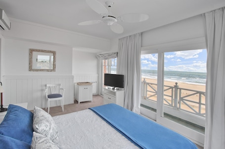 Ropa de cama de alta calidad y minibar