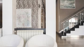 50-inch LED TV with cable channels, TV, heated floors