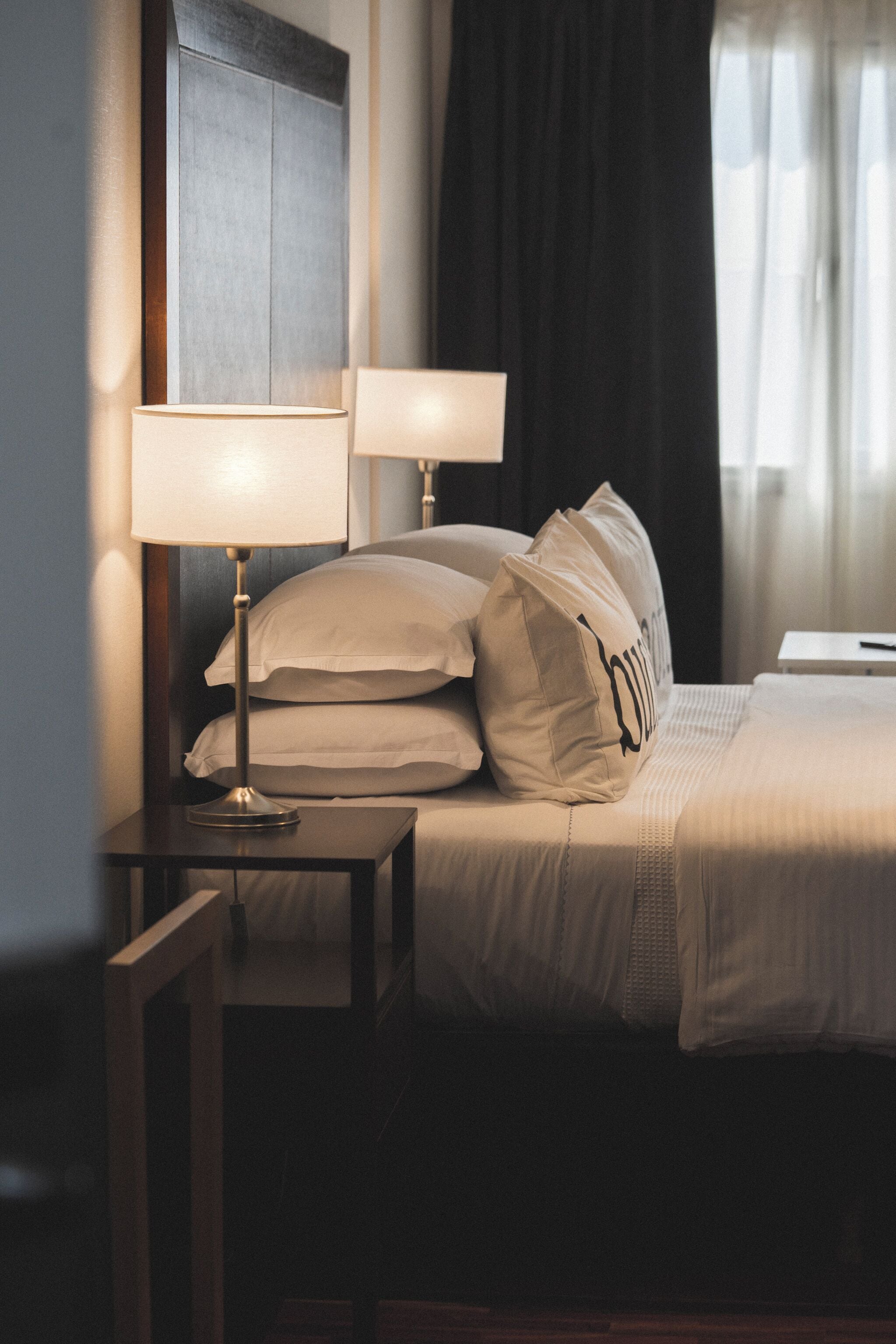 スーペリア ダブルルーム キングベッド 1 台 | リビング エリア | 50 インチのLED テレビ (ケーブル放送視聴可)、テレビ、床暖房