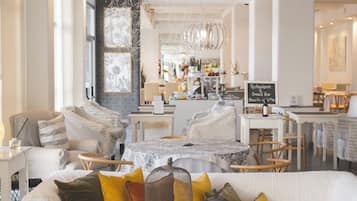 Een 50-inch ledtelevisie met kabelzenders, televisie en vloerwarming