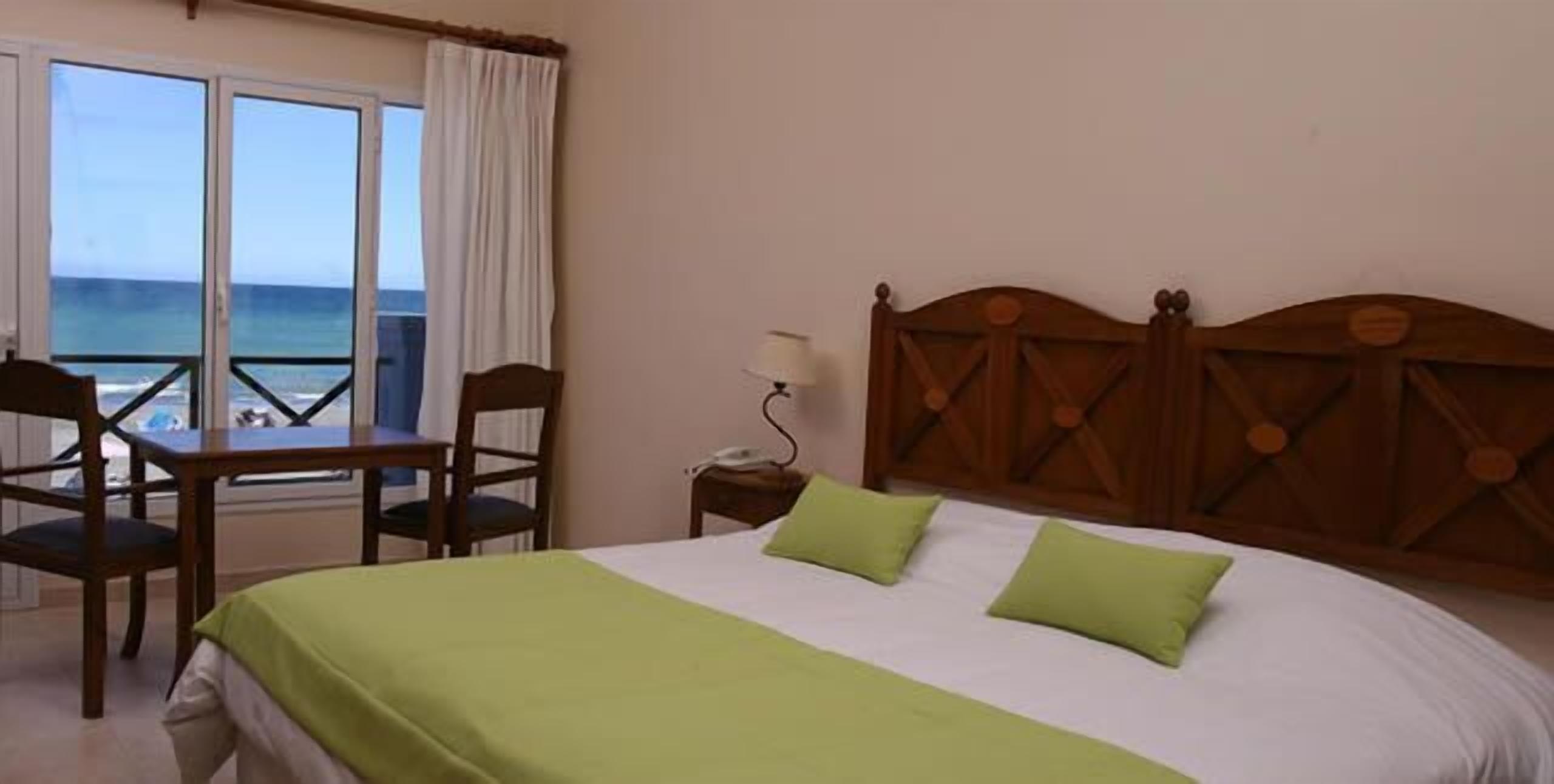 minibar, in-room safe, bed sheets