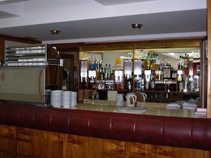 Bar (in der Unterkunft)