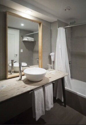 Bathroom - Vista Suites and Spa Hotel (San Luis)