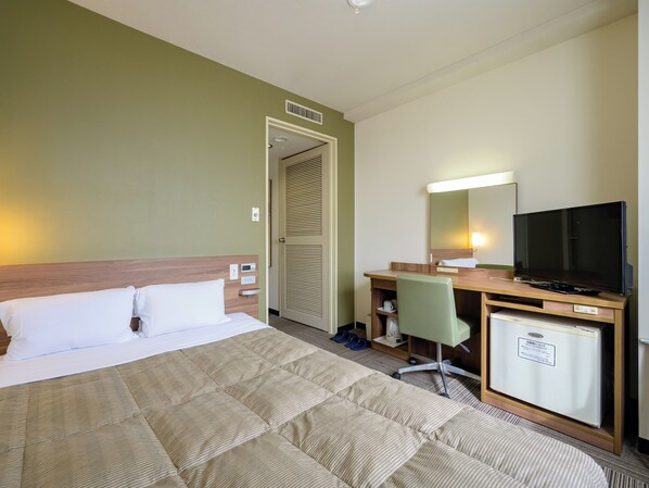 Bureau, rideaux occultants, fer et planche à repasser, Wi-Fi gratuit