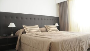 Doppia Superior, 1 letto matrimoniale | Una cassaforte in camera, una scrivania, insonorizzazione