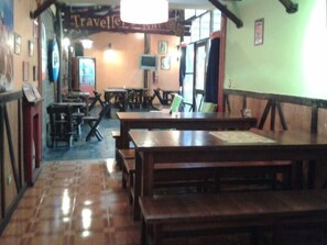 Restaurant - Hostel Campo Base (Mendoza City)