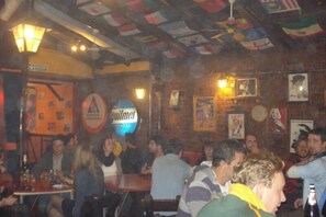 Bar (on property) - Hostel Campo Base (Mendoza City)