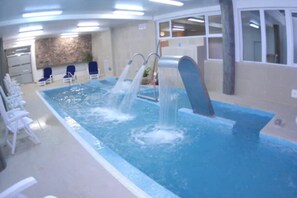 Indoor pool, seasonal outdoor pool - San Martin Hotel & Spa (San Rafael)