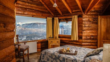 Family Bungalow, Mountain View | Minibar, in-room safe, desk, free cribs/infant beds