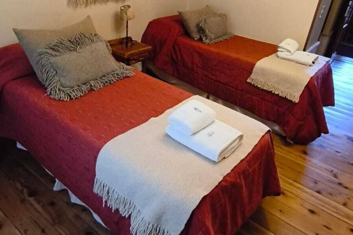 Chambre Standard avec lits jumeaux | Coffres-forts dans les chambres, chambres insonorisées, Wi-Fi gratuit