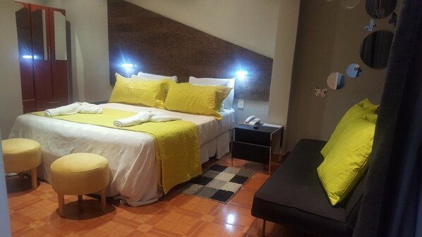 Daunenbettdecken, Minibar, Zimmersafe, schallisolierte Zimmer