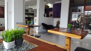 Tägliches inbegriffenes Frühstücksbuffet