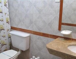Bathroom - Nerja Hotel (San Juan City)