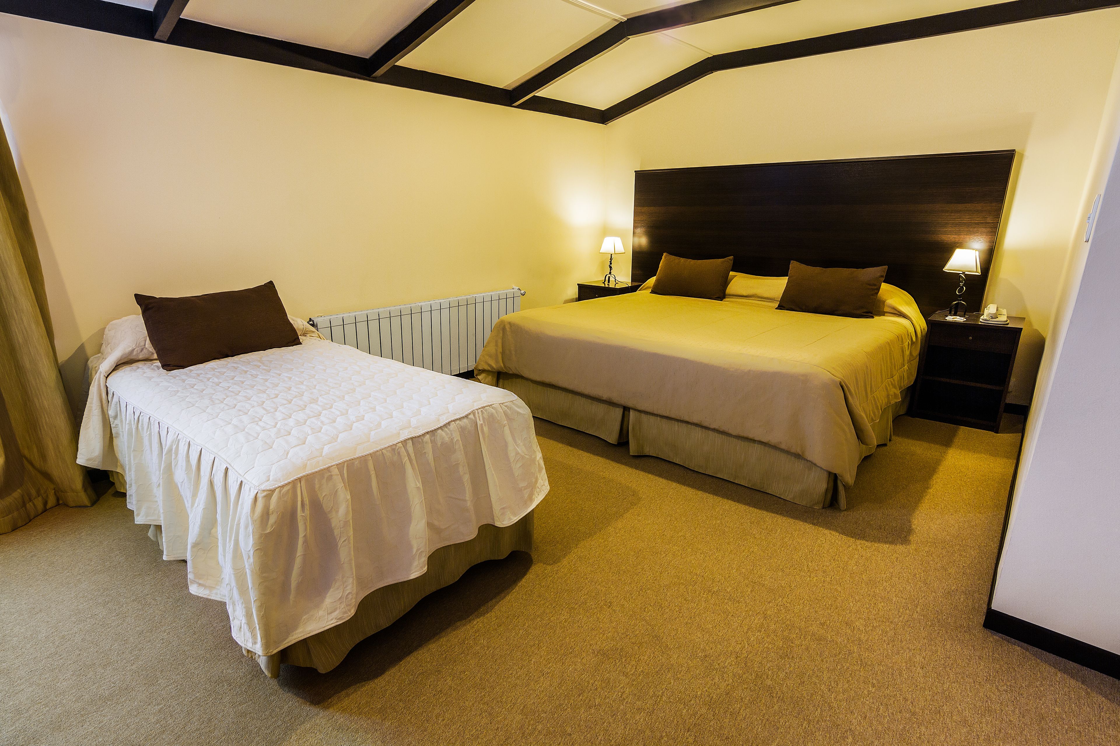 standard triple room | minibar, in-room safe, desk, free cots/infant beds