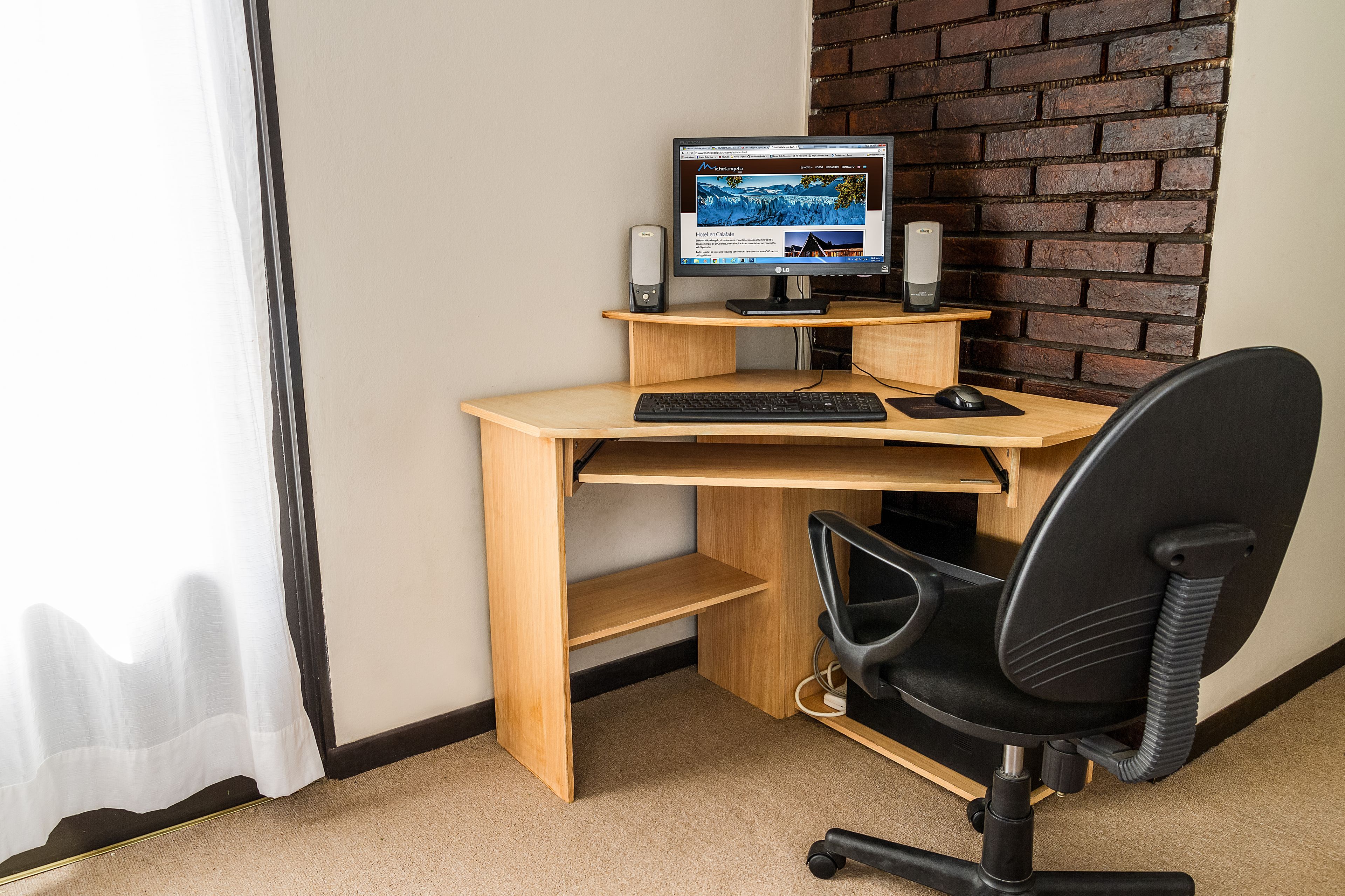 in-room business centre