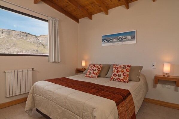 Double Room, 1 Double Bed | Down duvets, in-room safe, blackout curtains, free WiFi