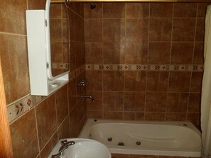 Bathroom - Los Pinos Apart Hotel (Ushuaia)