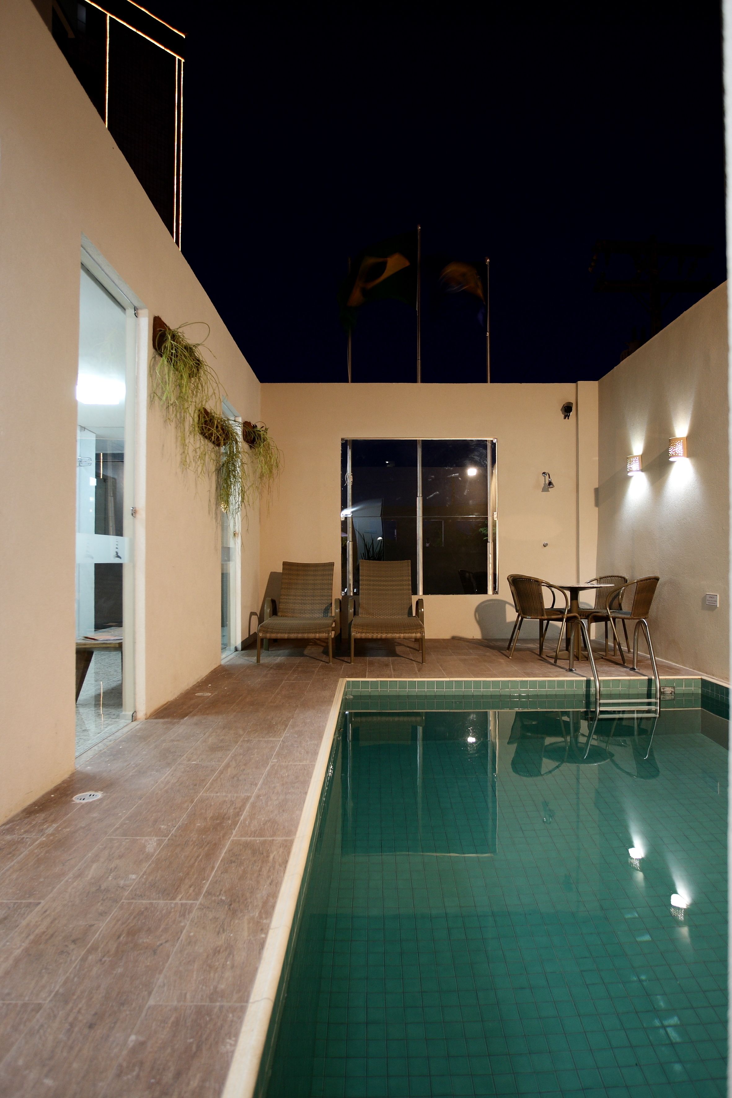 outdoor pool, pool loungers