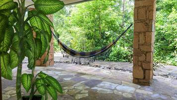 Chambre Quadruple Familiale (Standard) | Minibar, coffres-forts dans les chambres, Wi-Fi gratuit, draps fournis