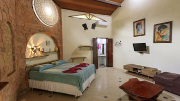 Superior Room, Pool View (Superior) | Minibar, in-room safe, free WiFi, bed sheets