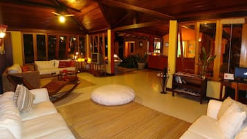 Sala de estar en el lobby