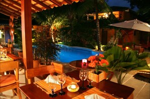 Breakfast, lunch and dinner served - Hotel Pousada Coqueiros (Porto Seguro)