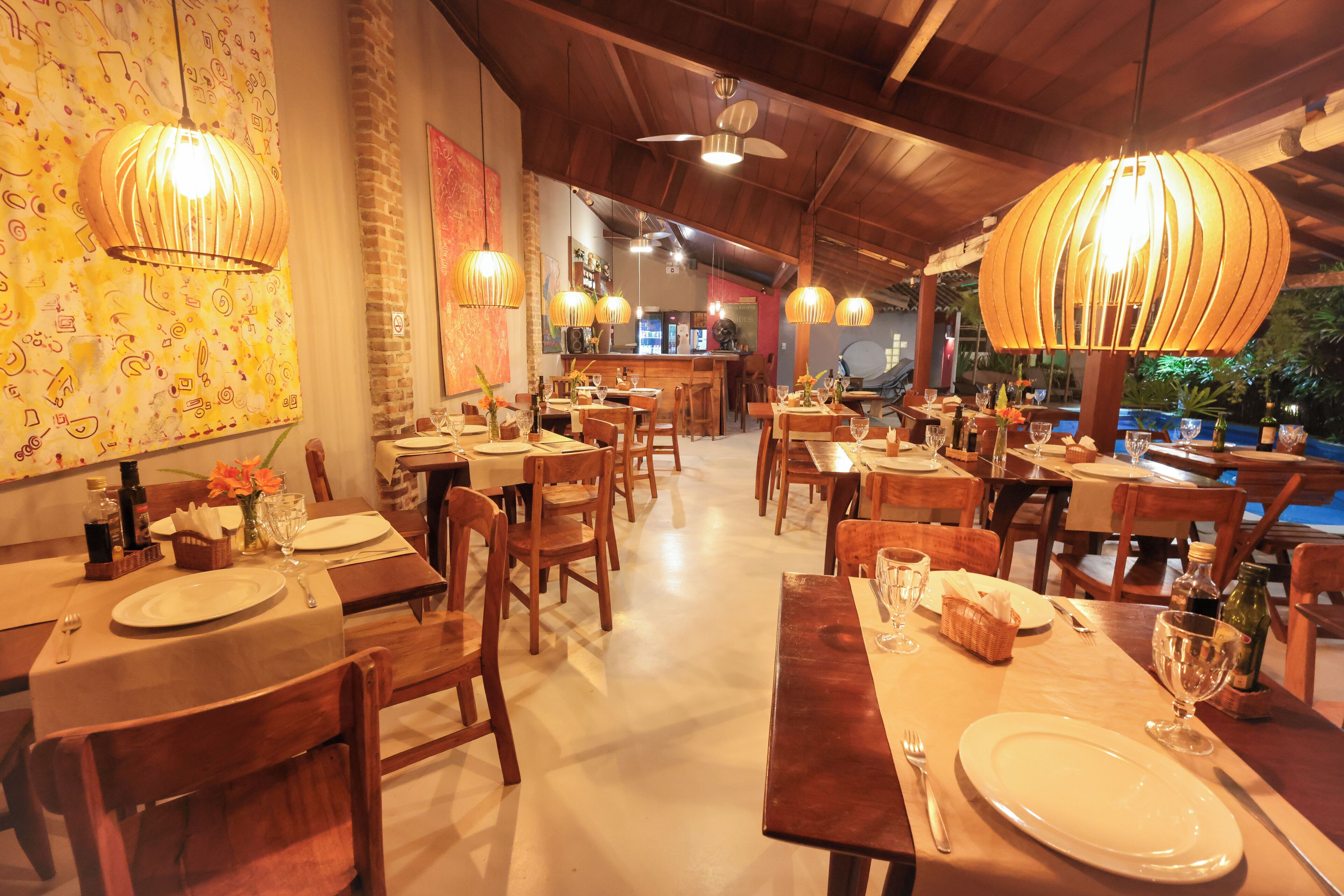 breakfast, lunch and dinner served