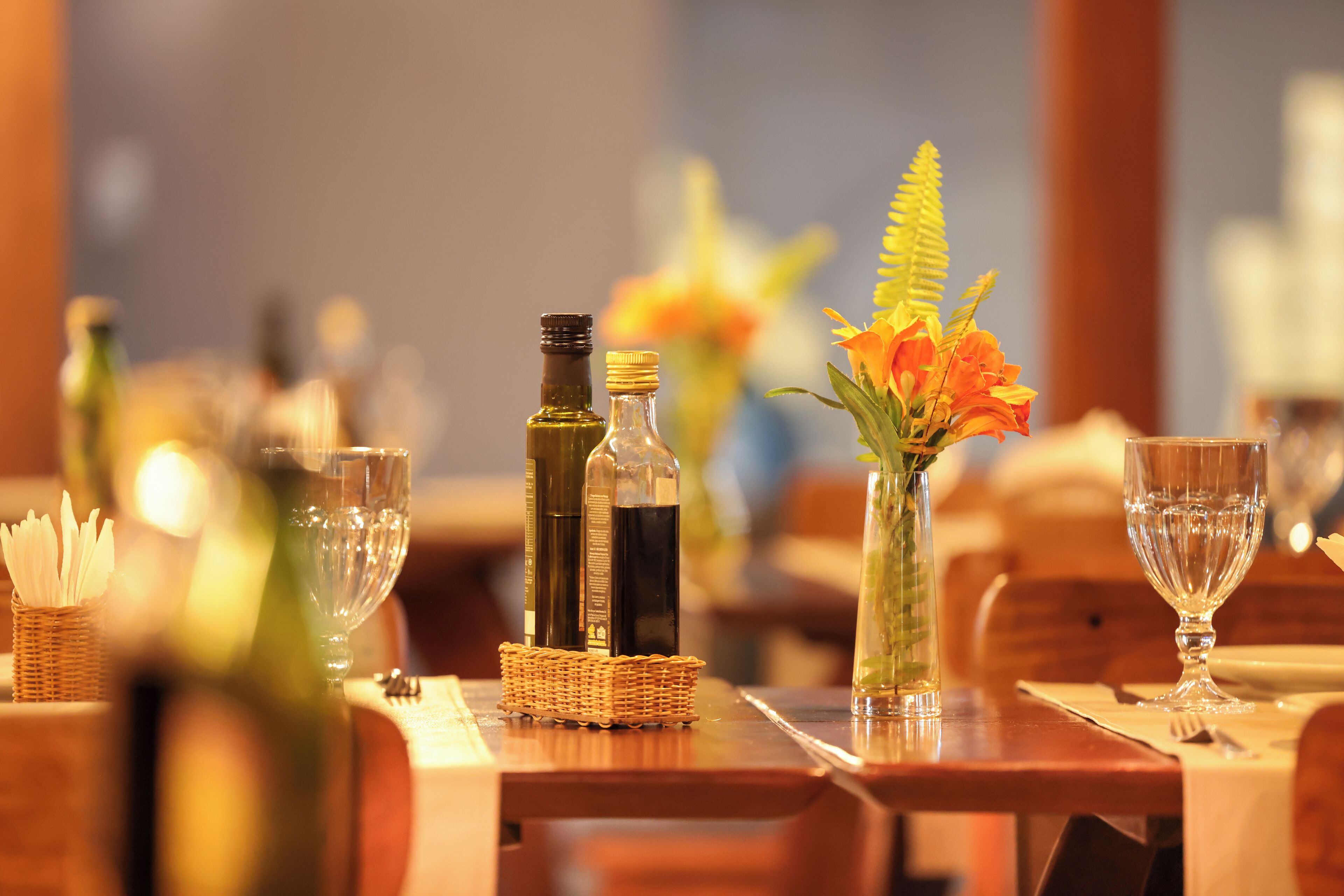 breakfast, lunch and dinner served