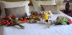 Minibar, in-room safe