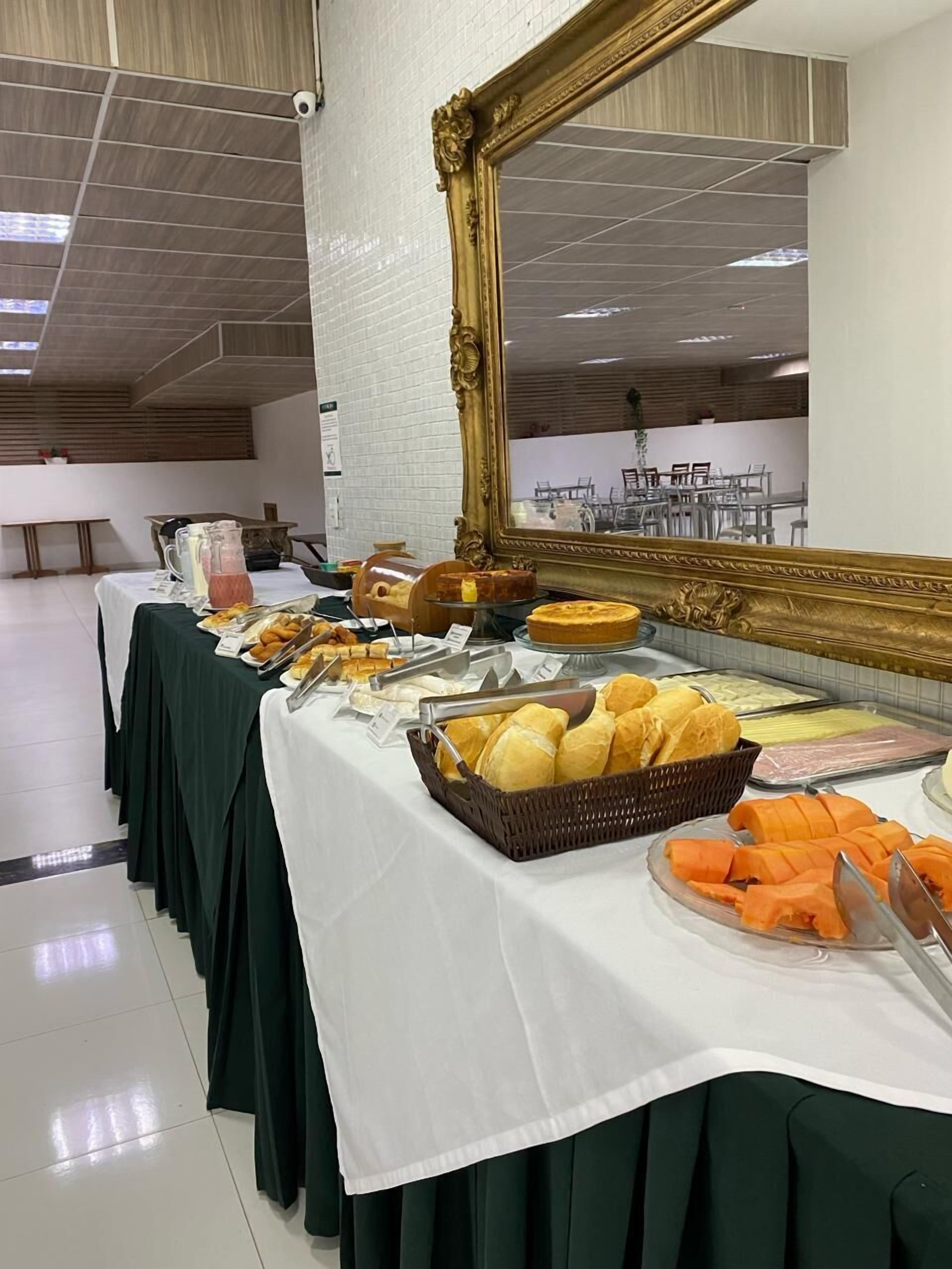 Desayuno buffet incluido todos los días 