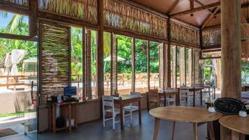 Frühstück und Mittagessen