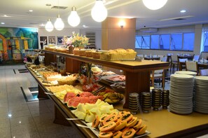 Free daily buffet breakfast  - Constantino Hotel (Juiz de Fora)