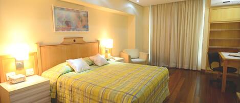 Minibar, coffres-forts dans les chambres, décoration personnalisée