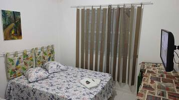 2 bedrooms, minibar, desk, laptop workspace