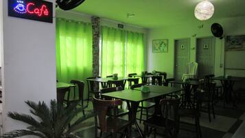 Free daily cooked-to-order breakfast