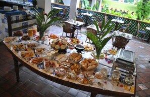 Petit déjeuner buffet compris tous les jours